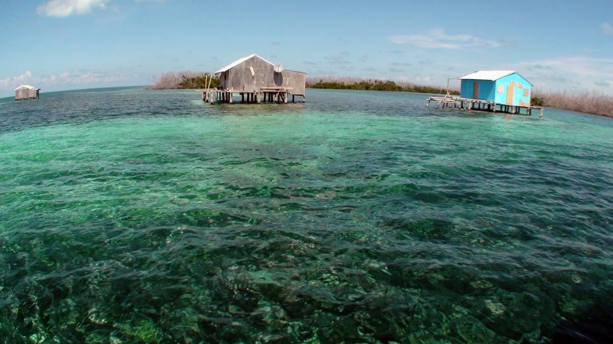 Búsqueda en alta mar de tres desaparecidos en Banco Chinchorro tras frente frío en la región