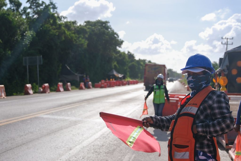 Supervisa Mara Lezama inicio de obra en la 180 D, acceso a la estación del Tren Maya en Cancún