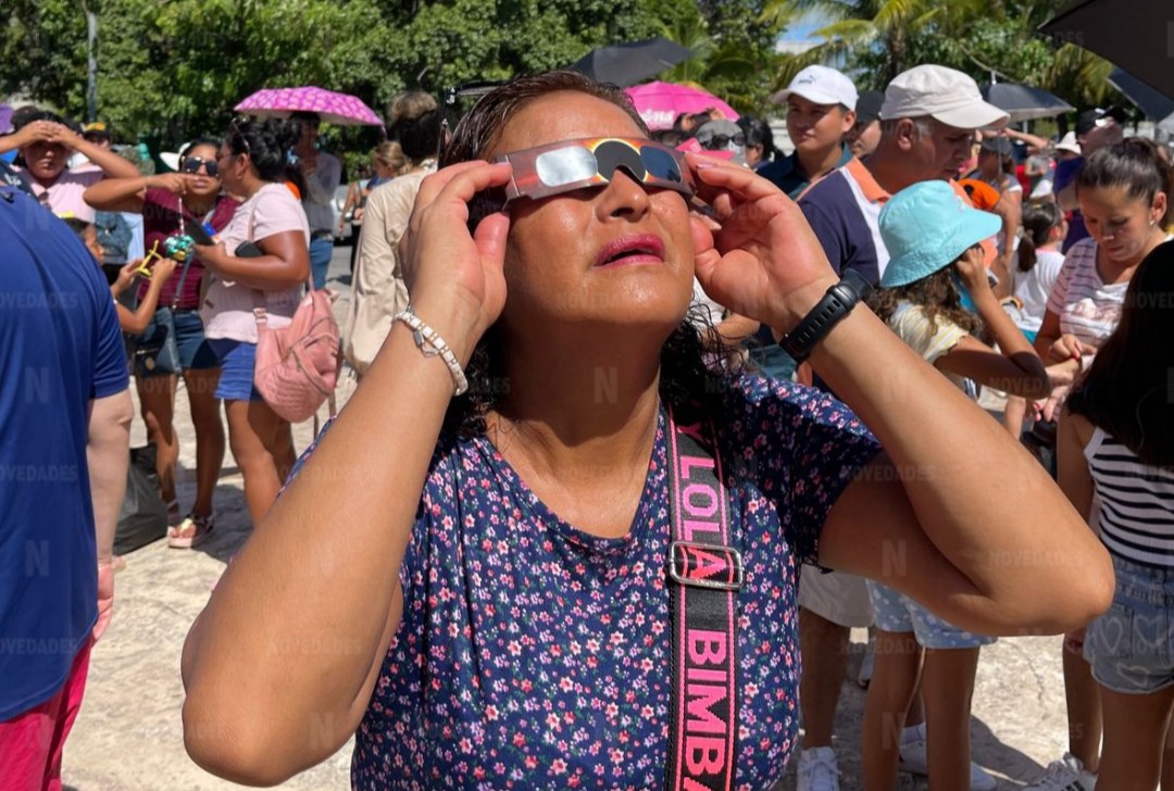 VIDEO: Desde el planetario de Cancún, se reúnen para observar el eclipse solar 2023