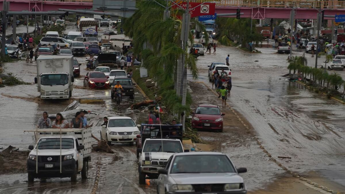 Aumentan a 43 los muertos tras huracán Otis en Guerrero