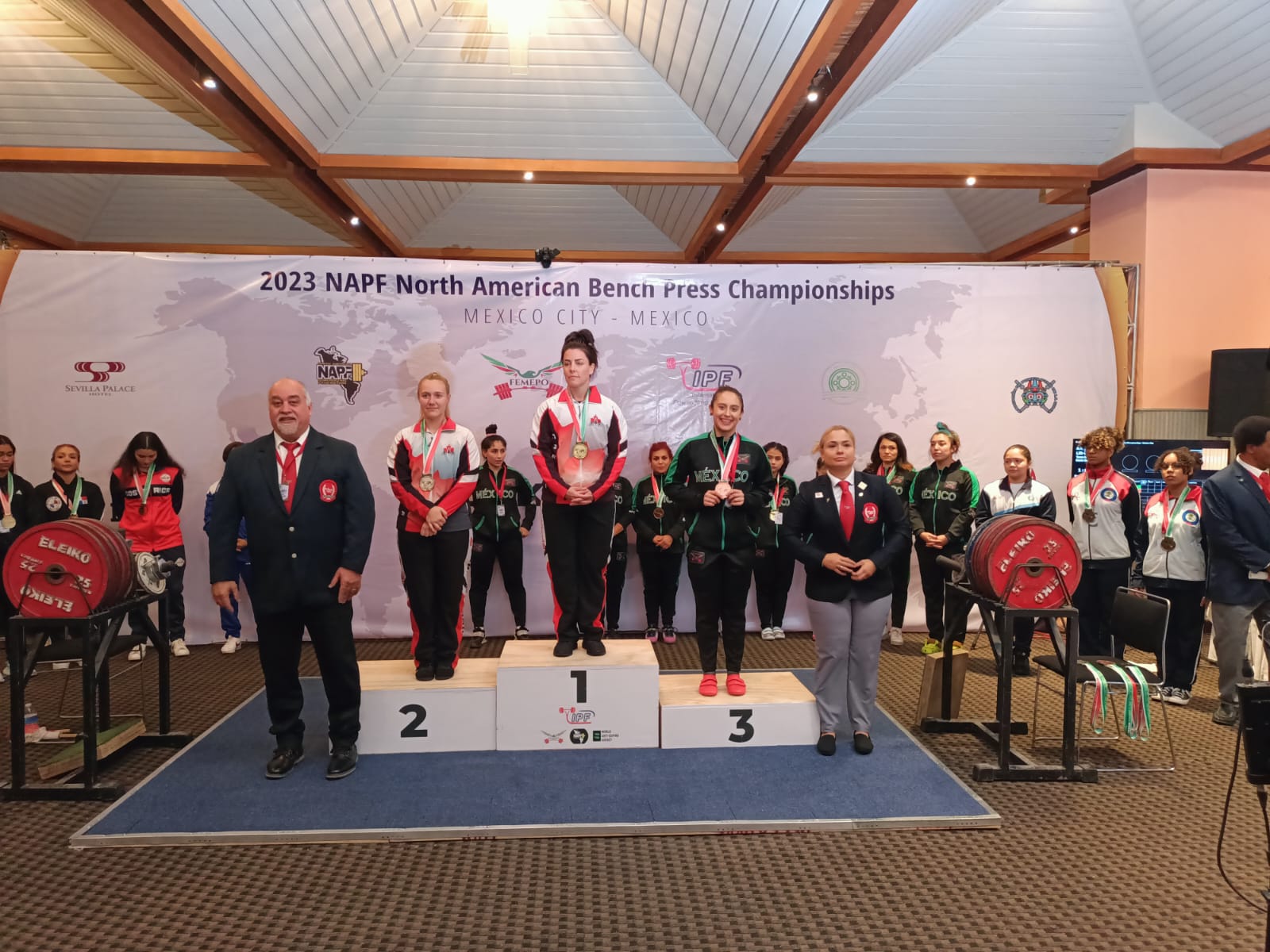 Quintanarroenses dan plata y bronce a México en Campeonato Norteamericano de powerlifting