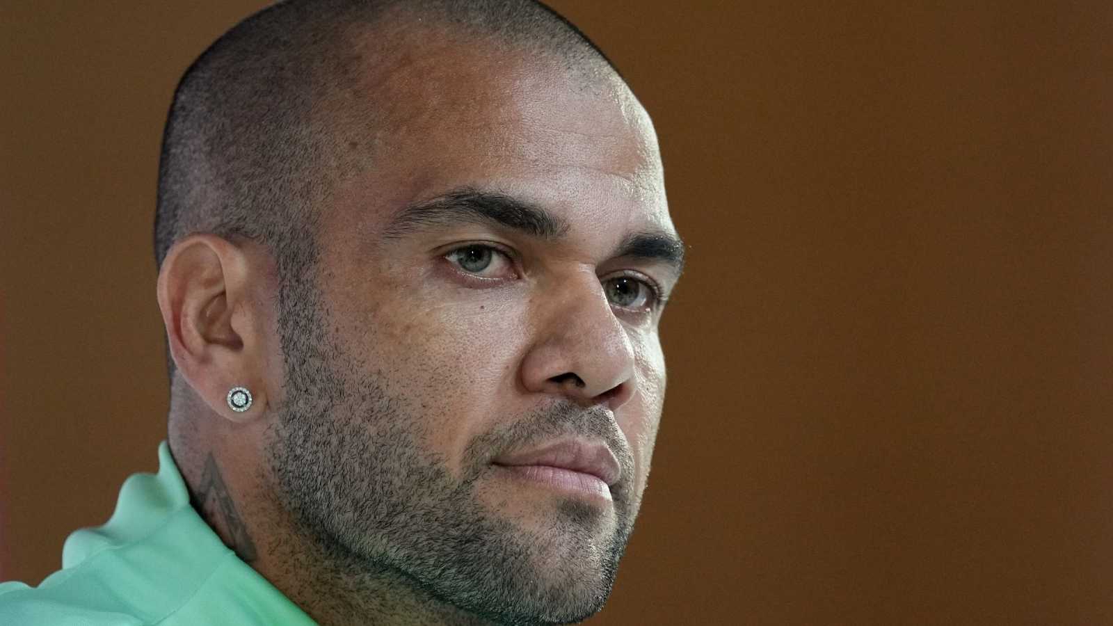 Piden nueve años de cárcel para Dani Alves por violación en Barcelona