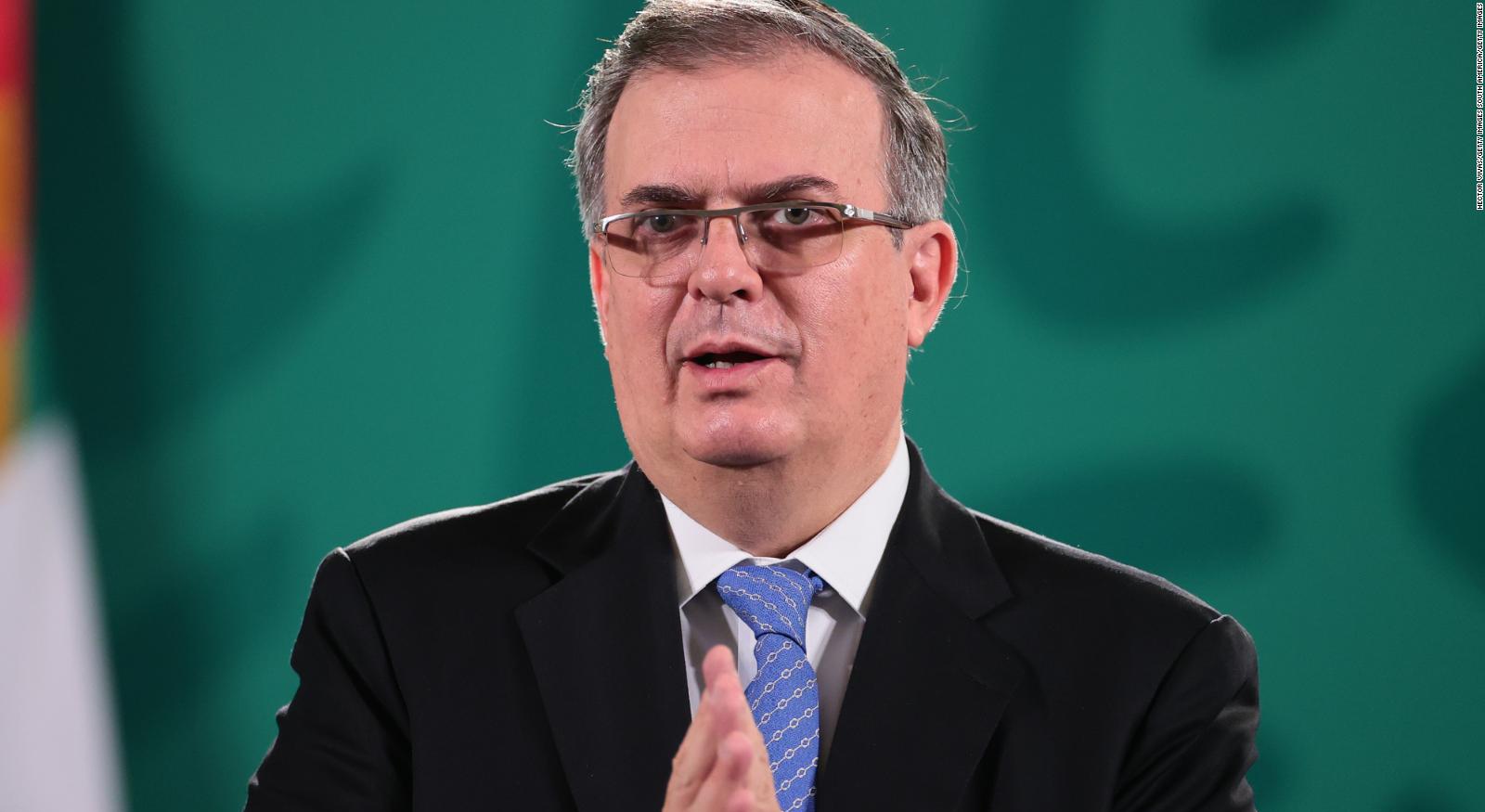 Marcelo Ebrard no desistirá de buscar la Presidencia y se queda en Morena