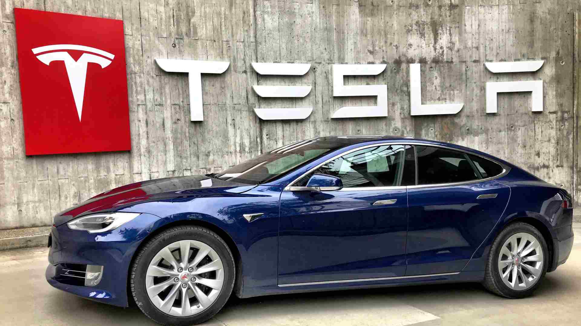 Tesla abre vacantes en varios estados de México