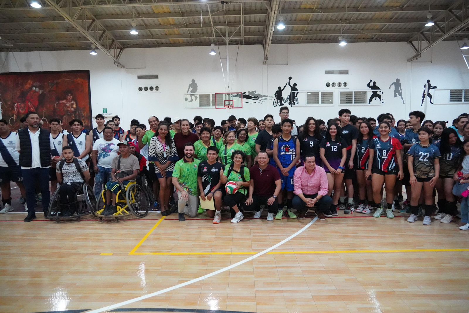 Entrega CODEQ nueva duela en Gimnasio de Usos Múltiples “Nohoch Suku’n” de Chetumal