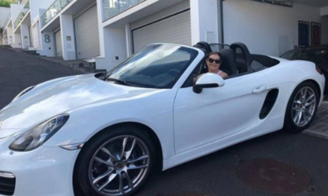 Cristiano Ronaldo sorprende con lujoso Porsche de regalo para su mamá por su cumpleaños