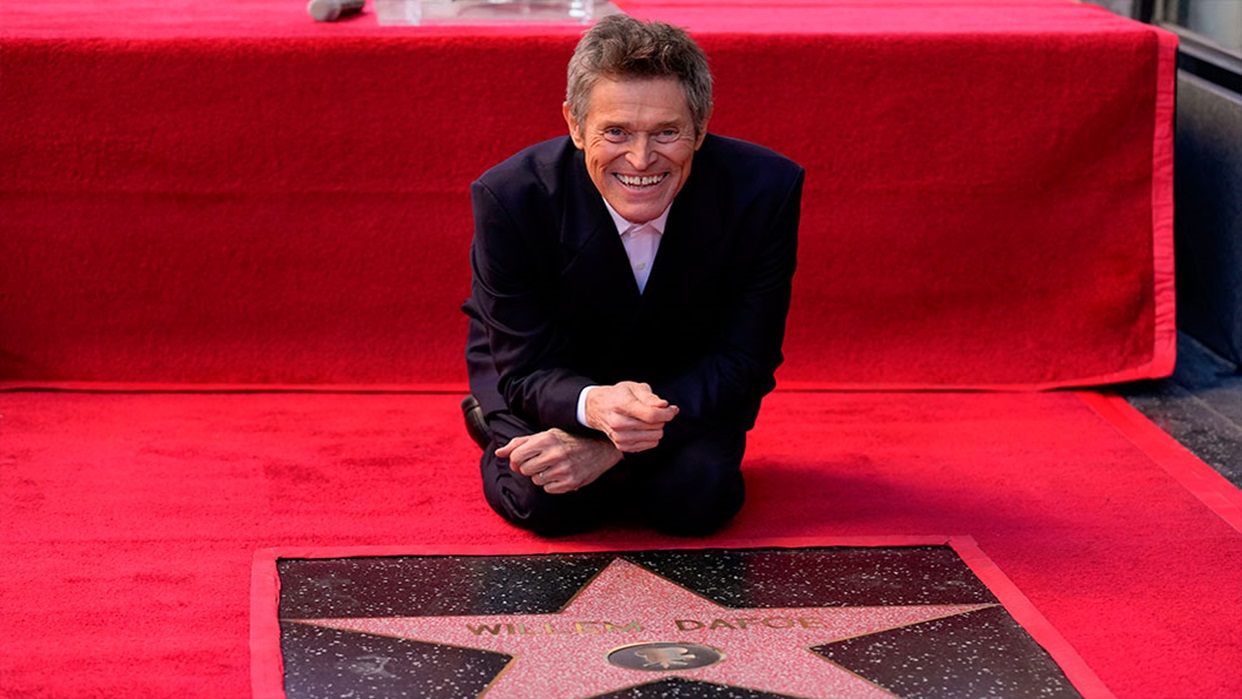 Actor Willem Dafoe recibe estrella en el Paseo de la Fama de Hollywood