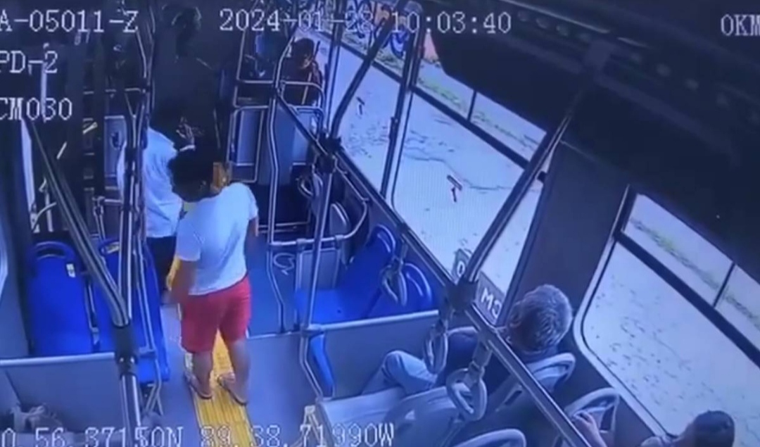 VIDEO: Chofer de transporte público muere por defender a mujer de acosador en Mérida