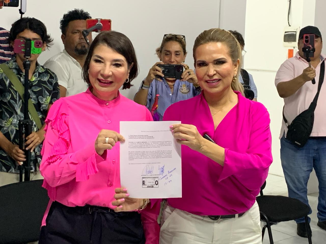 Lili Campos Miranda se registra ante el IEQROO como candidata a la presidencia municipal de Solidaridad