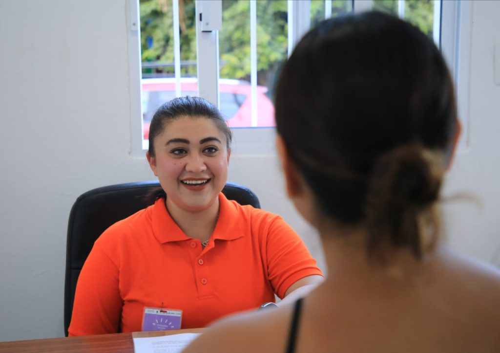 Mujeres solidarenses cuentan con puntos violetas