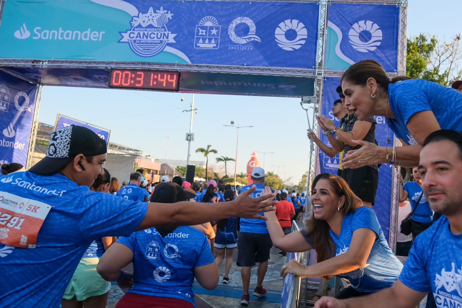 Medio Maratón celebra el 54 Aniversario de Cancún en el marco de la Nueva Era del Turismo en el Caribe Mexicano