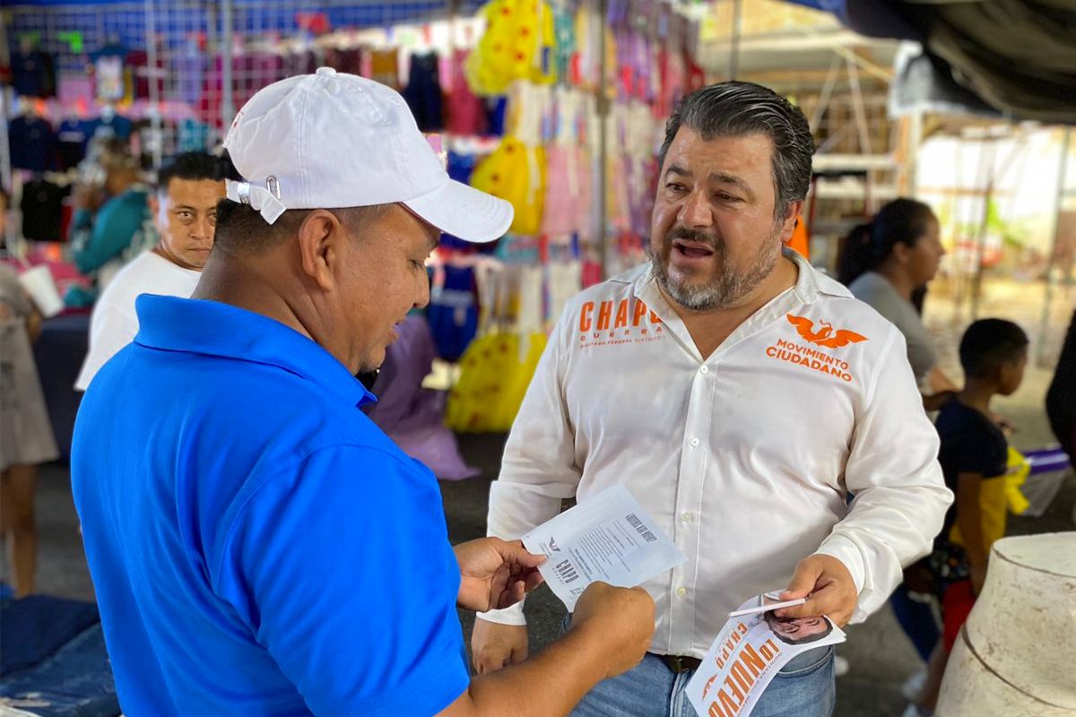 Carlos “Chapo” Guerra se compromete con locatarios de la colonia Colosio en Playa del Carmen a recuperar la seguridad