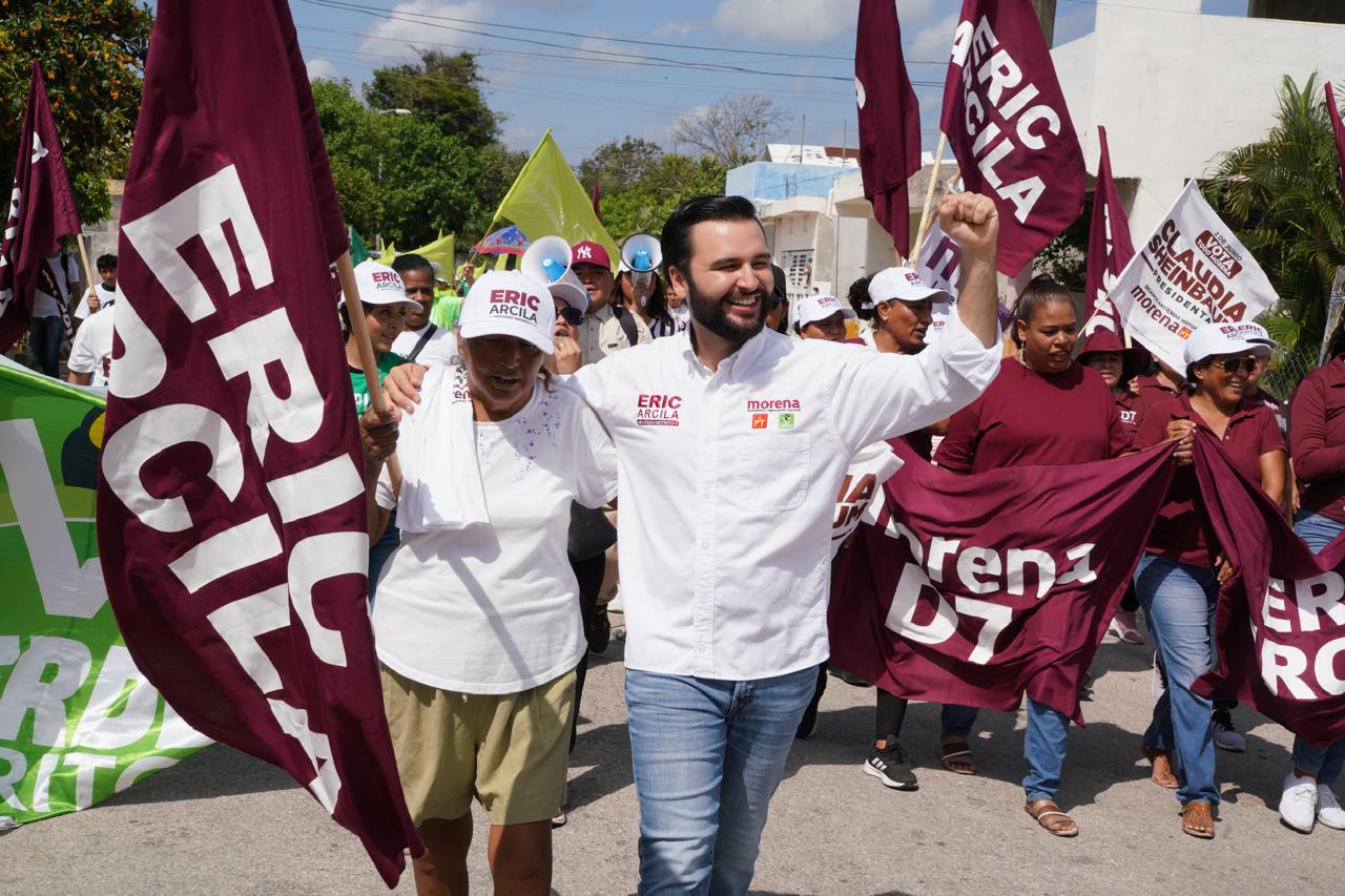 Se compromete Eric Arcila a legislar a favor de las mascotas de Cancún