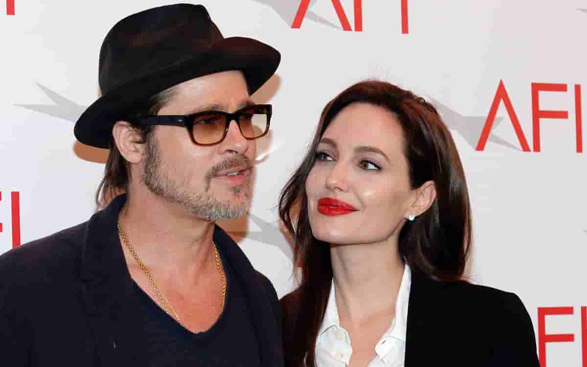 Angelina Jolie acusa a Brad Pitt de violentarla físicamente