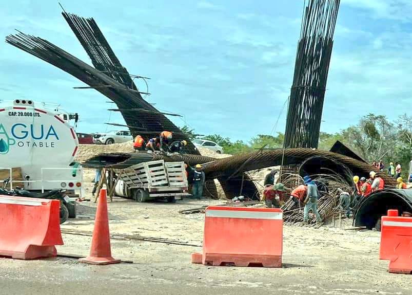 Colapso de puente en construcción del Tren Maya aplasta vehículo en Chetumal