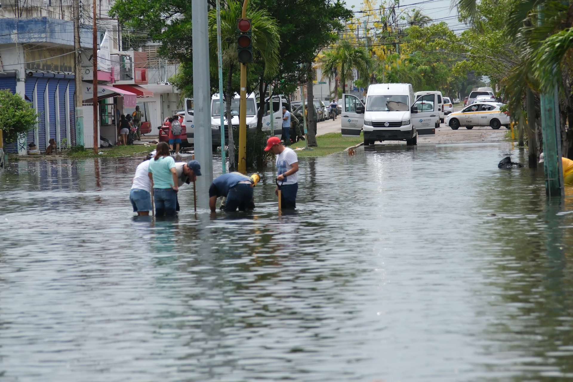 Simón Levy donará 10 mil viviendas a damnificados de Chetumal