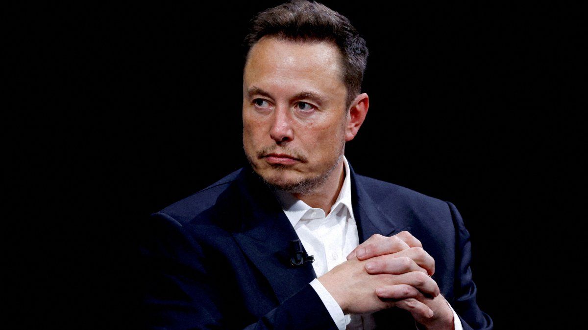 Elon Musk amenaza con prohibir los dispositivos de Apple que tengan OpenAI