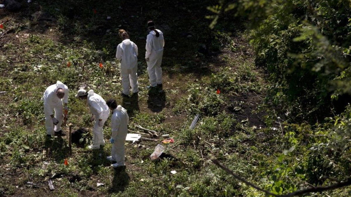 Hallan restos de al menos 16 personas en fosas clandestinas de Jacona, Michoacán