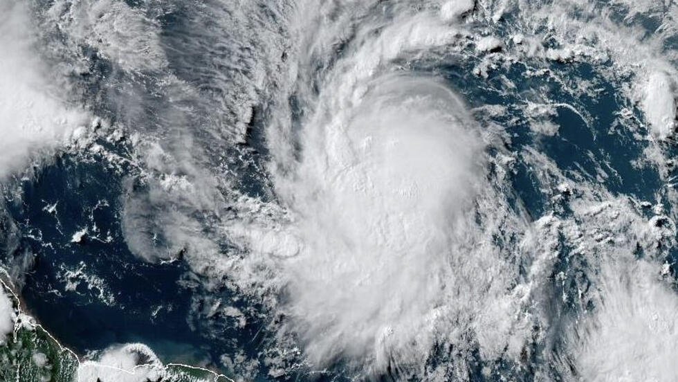 Primeros efectos del huracán Beryl se comienzan a sentir en Quintana Roo; hay alerta roja