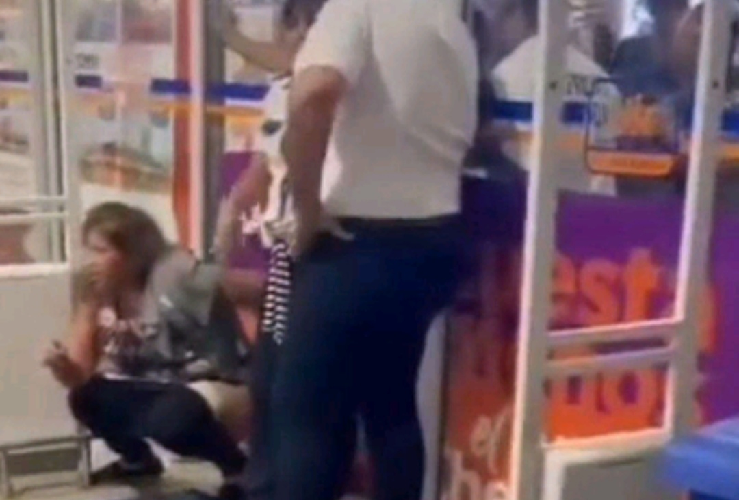 VIDEO: Mujer defeca en un Chedraui para evitar ser arrestada por robar