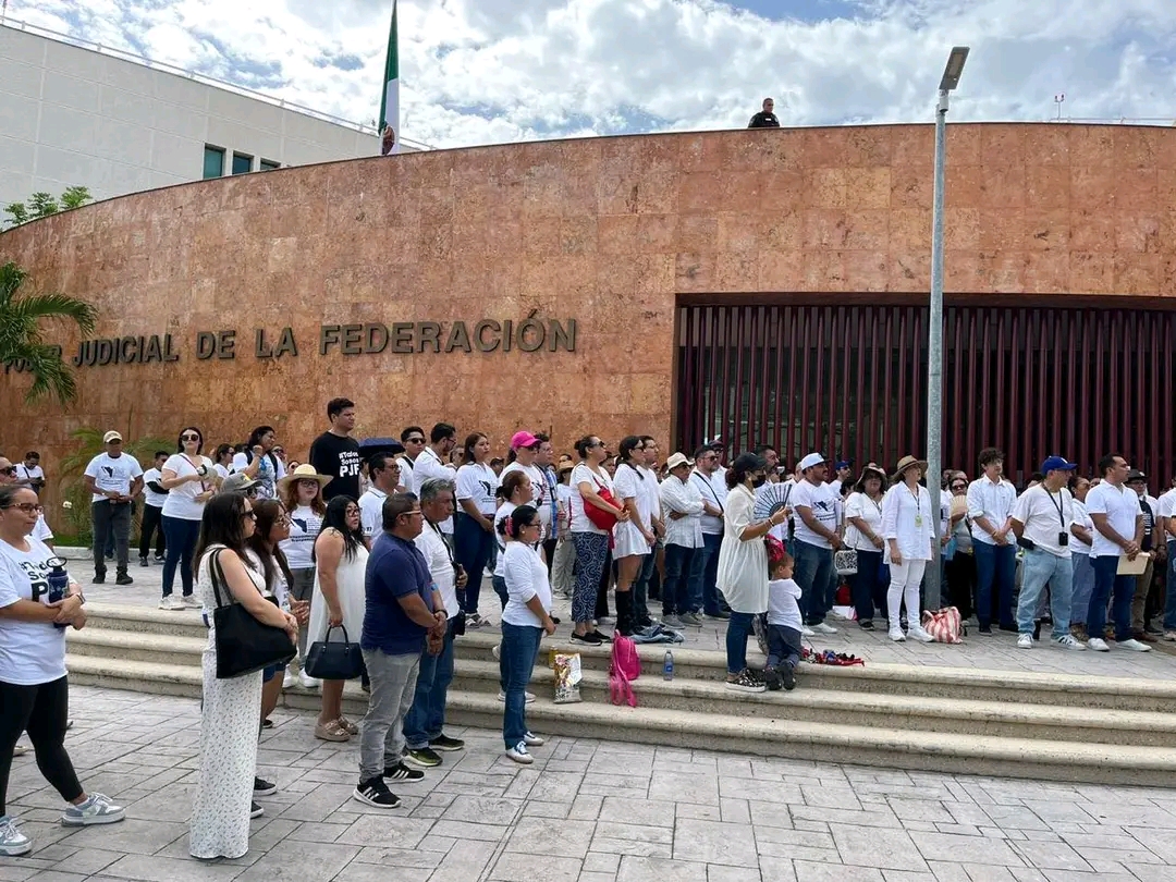 Trabajadores del Poder Judicial en Cancún se suman al paro nacional contra la reforma judicial de AMLO