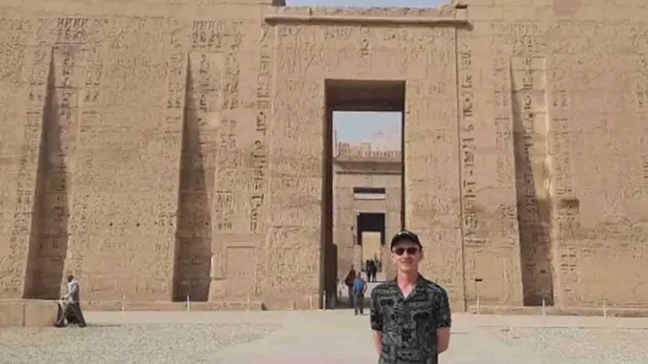 Influencer de viajes visita Egipto y descubre que el hotel que reservó no existe