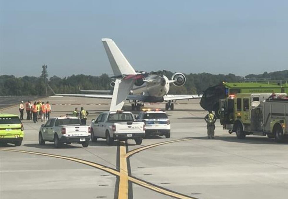 Chocan aviones en aeropuerto de Atlanta