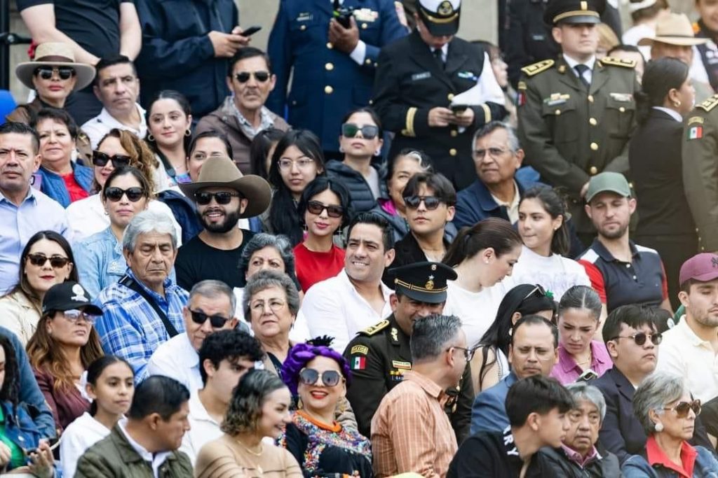 Christian Nodal y Ángela Aguilar aparecen juntos en el Desfile Militar en la CDMX