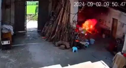 VIDEO: Niño termina envuelto en llamas tras quedar atrapado en un flamazo