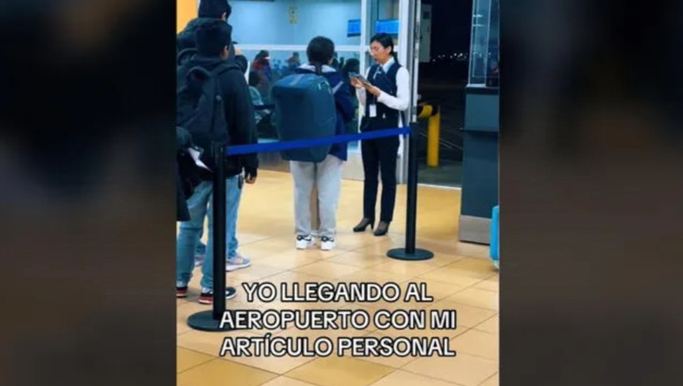 VIDEO: Mujer convierte maleta en mochila para evitar sobrecosto en aeropuerto