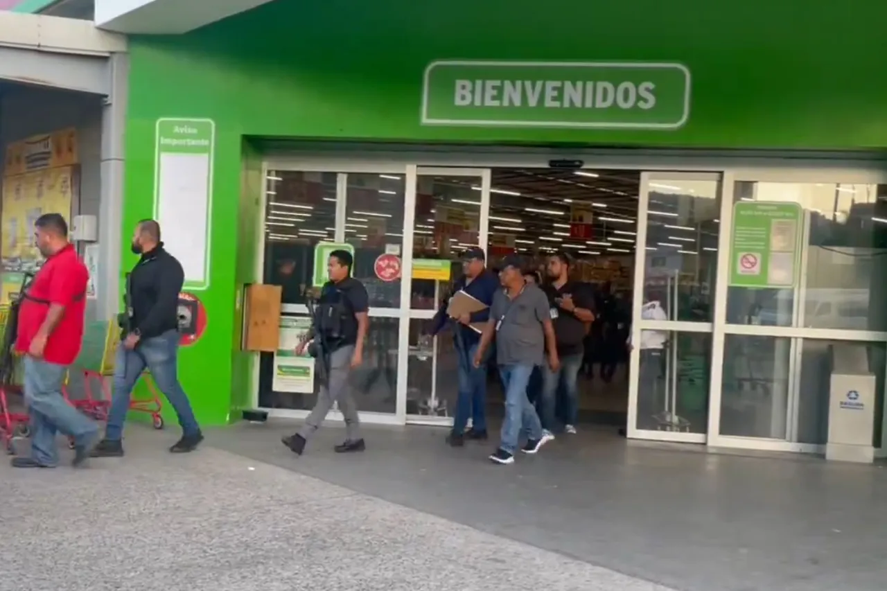 Niño intenta comenzar un incendio al interior de centro comercial en Zapopan