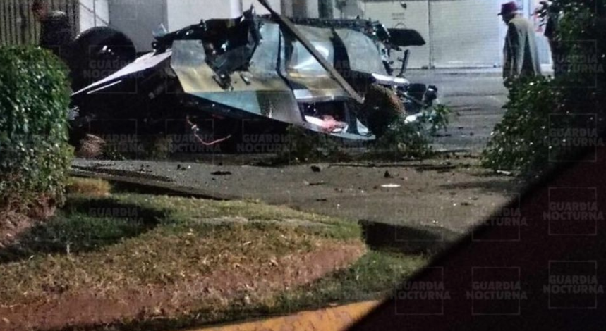 Cybertruck de Tesla queda destrozada al chocar en Guadalajara, es la segunda en Día de Muertos