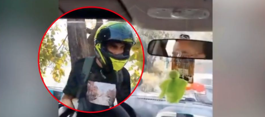 VIDEO: Motociclista agrede a una familia con una niña a bordo de un vehículo, le rompe la ventana en CDMX