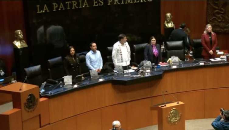 Senado guarda un minuto de silencio por Silvia Pinal: "la patria pierde a una gran actriz"