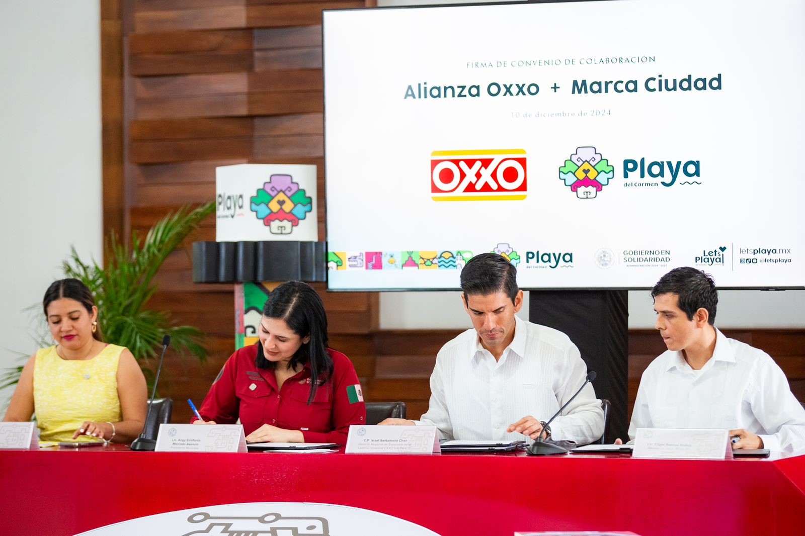 Gobierno de Solidaridad y tiendas Oxxo suman esfuerzos para promocionar la marca Ciudad Playa del Carmen