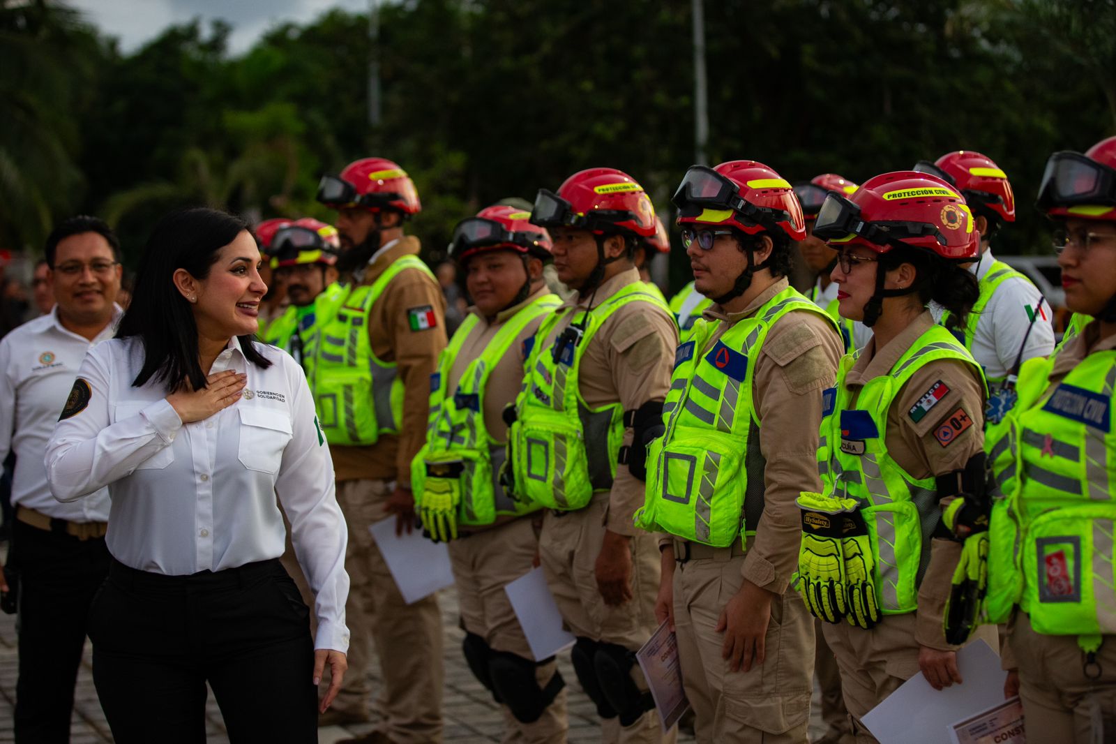 Estefanía Mercado fortalece al cuerpo de Bomberos de Solidaridad