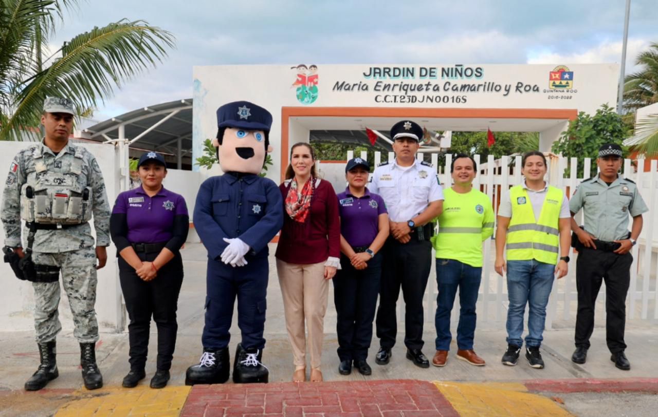 Atenea Gómez Ricalde encabeza el Operativo Regreso a Clases en Isla Mujeres