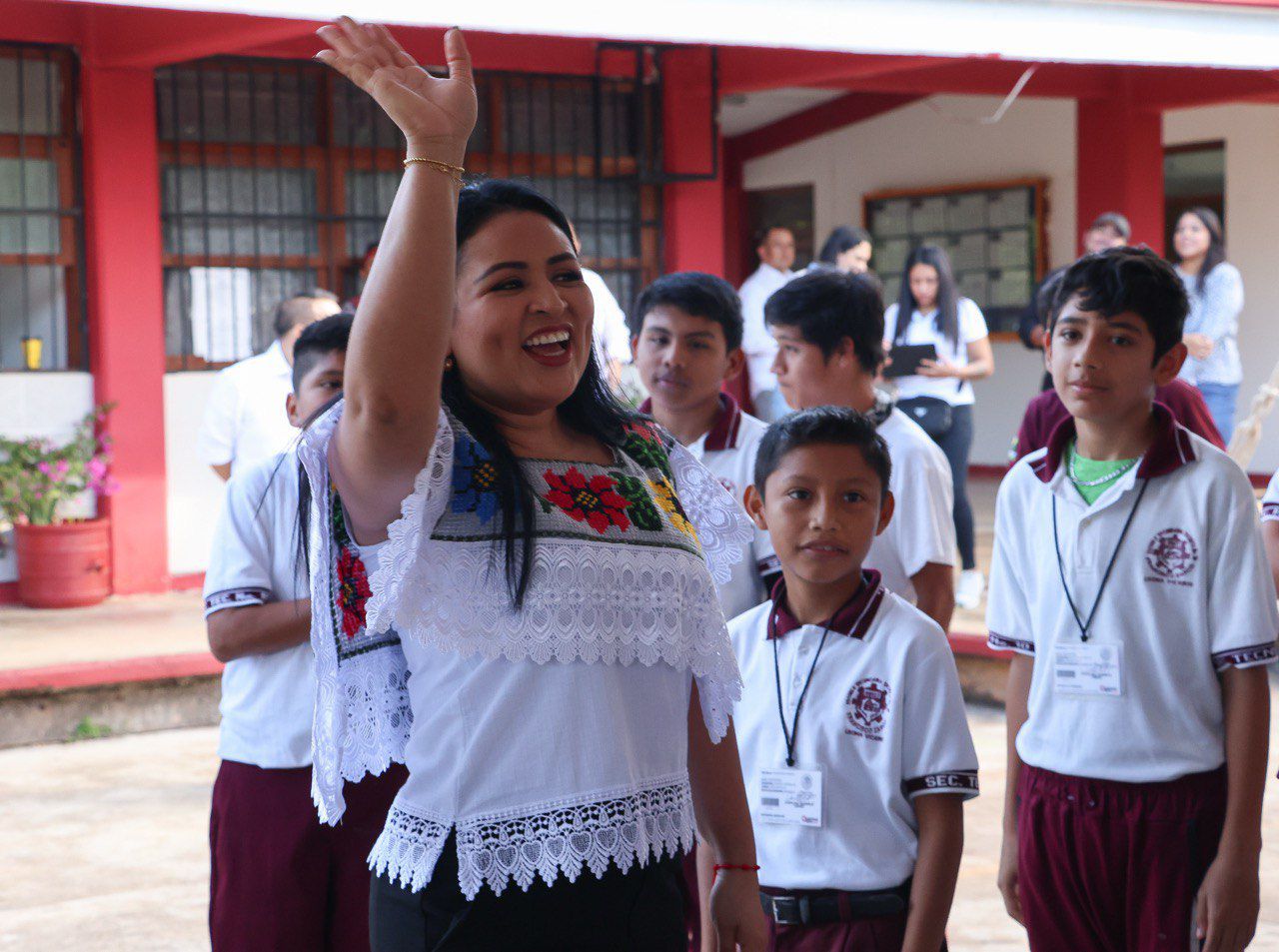 Agradece Blanca Merari a Mara Lezama por fortalecer la infraestructura educativa en Puerto Morelos