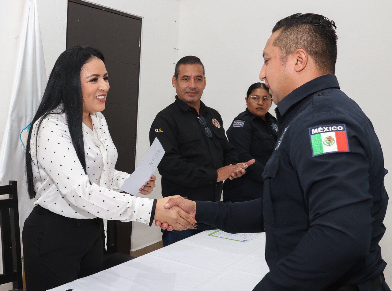 Policia Puerto Morelos