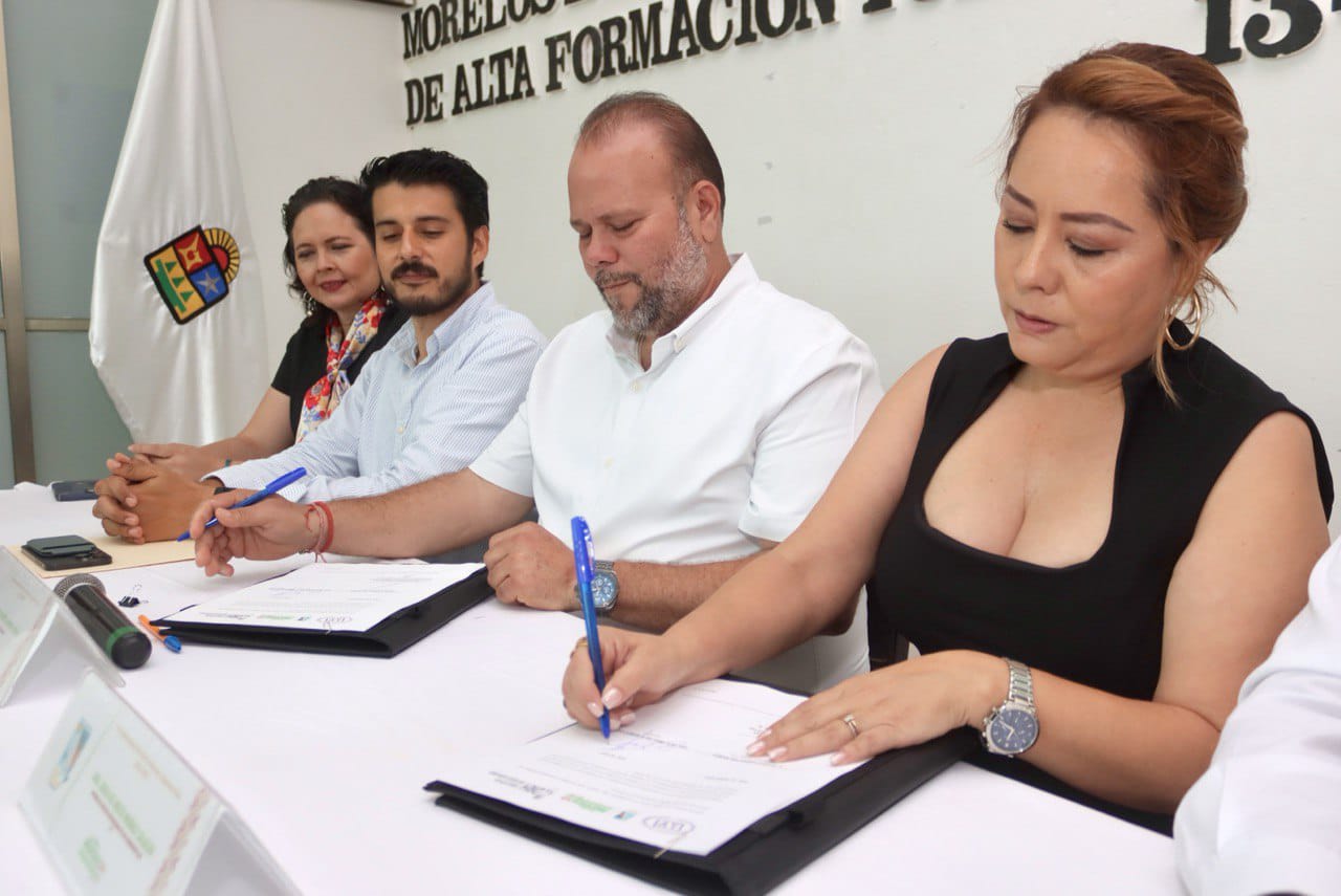 Suscribe Puerto Morelos convenio a favor de la educación superior