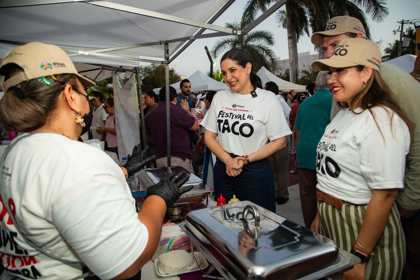 Inaugura Estefanía Mercado la “1ª Edición del Festival del Taco” en la Plaza 28 de Julio
