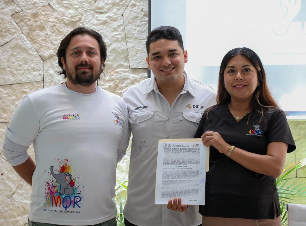 Firman convenio de colaboración DIF Playa del Carmen y Microtia Quintana Roo A.C.