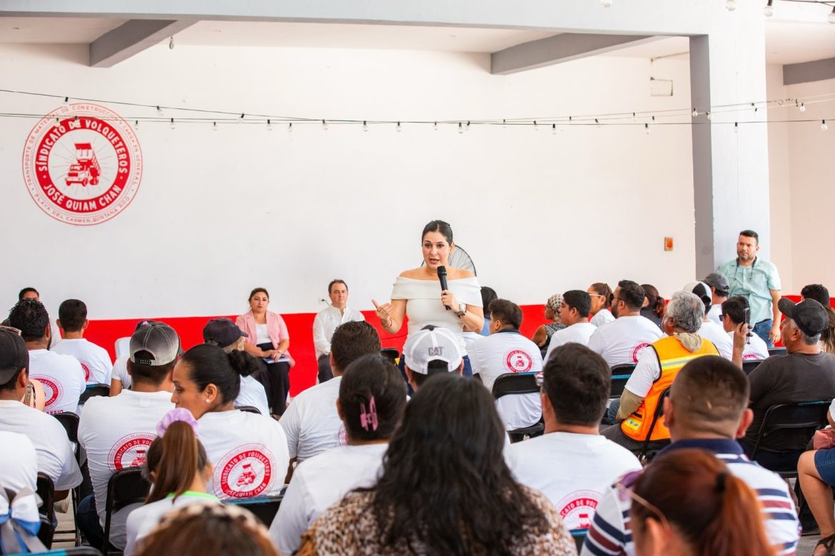 Estefanía Mercado inaugura canchas deportivas en el histórico Sindicato “José Quiam Chan” y reconoce su papel en la transformación de la ciudad