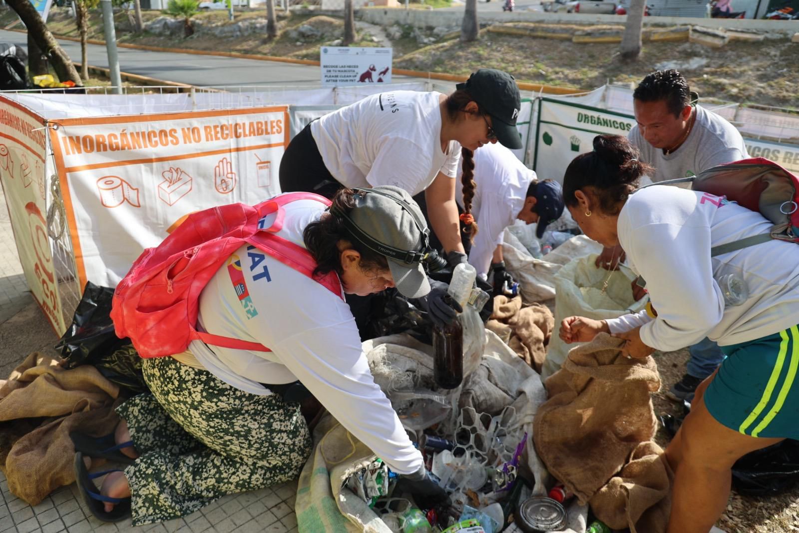 Isla Mujeres limpieza en la Salina Grande
