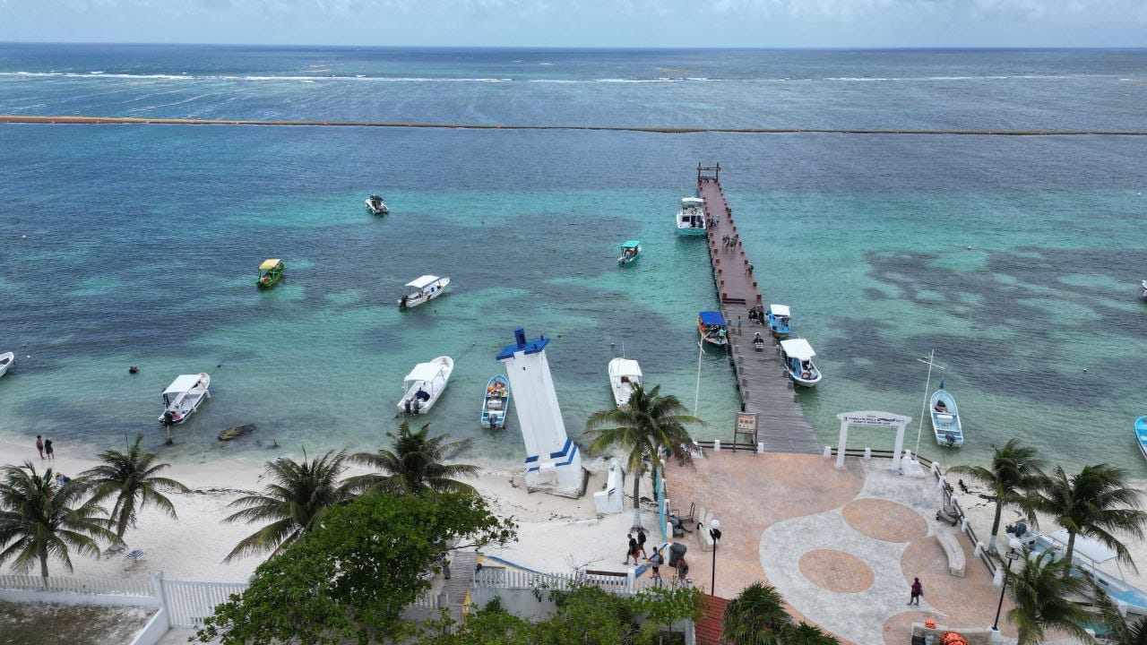 Puerto Morelos luce playas limpias