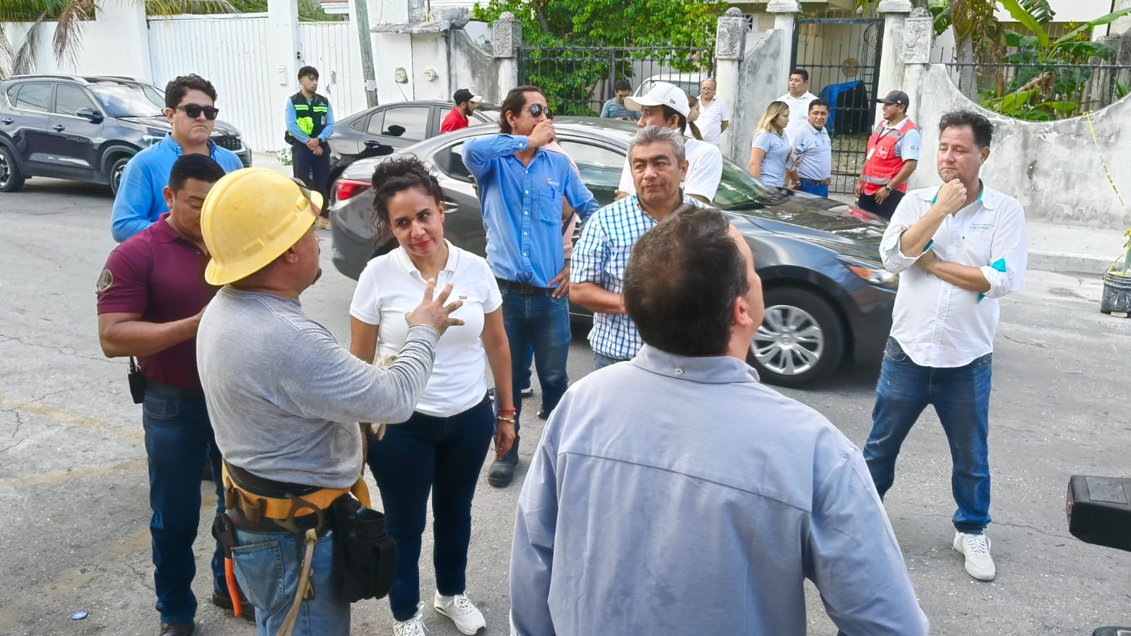 Regidores recorren las calles