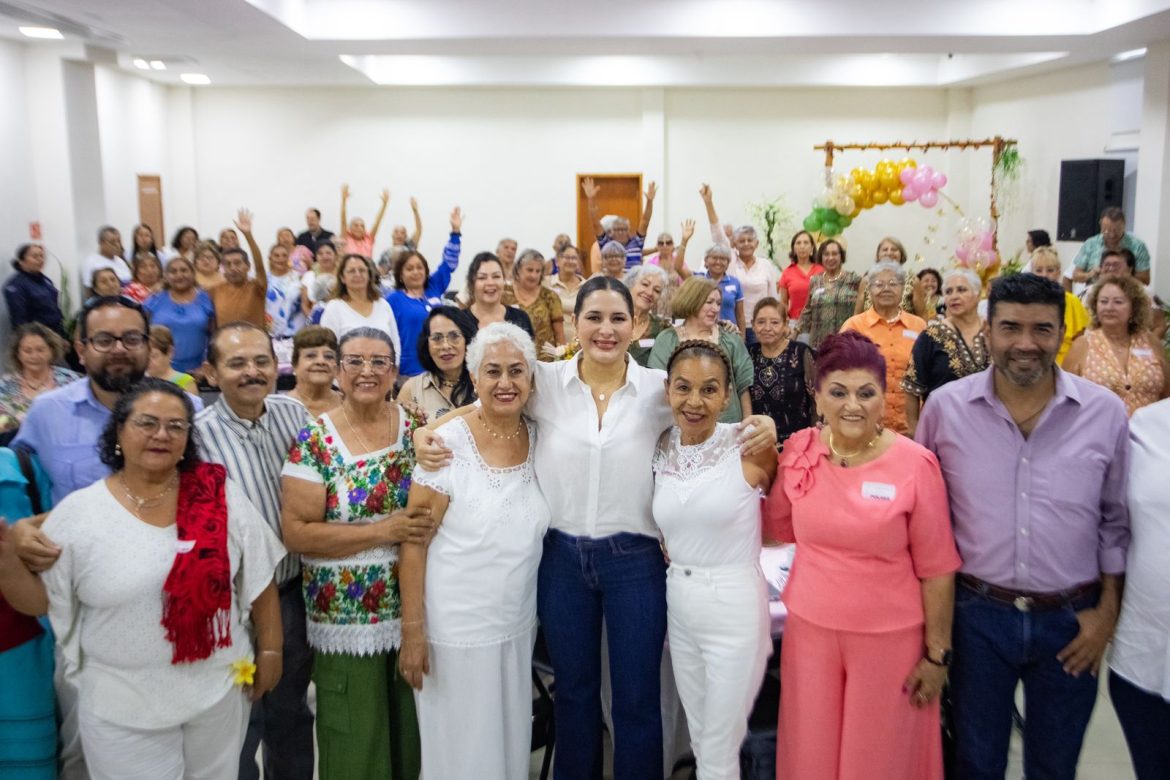 Estefanía Mercado celebra a las abuelitas y abuelitos