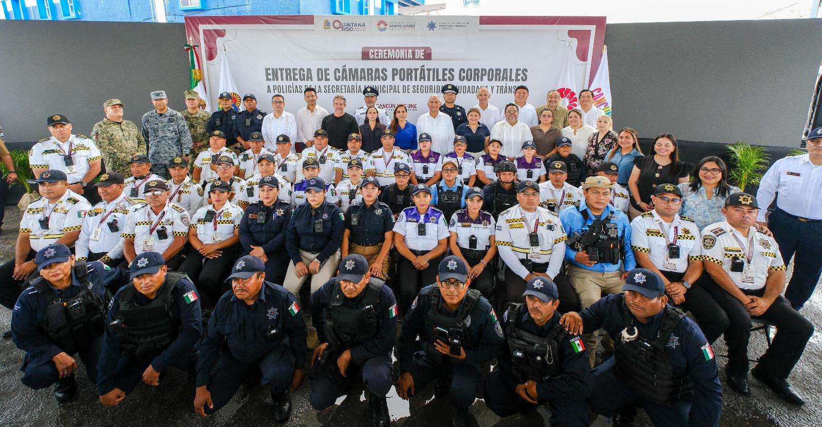 Entrega Mara Lezama 725 cámaras corporales a la policía de Benito Juárez