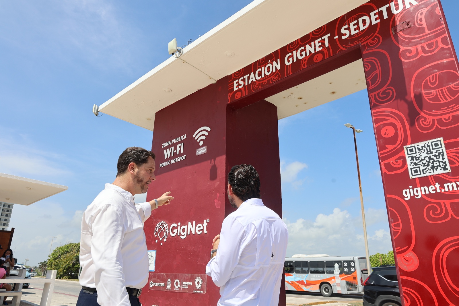 Puerto Morelos, Playa del Carmen e Isla Mujeres contarán con nuevos módulos de internet gratuito de alta velocidad