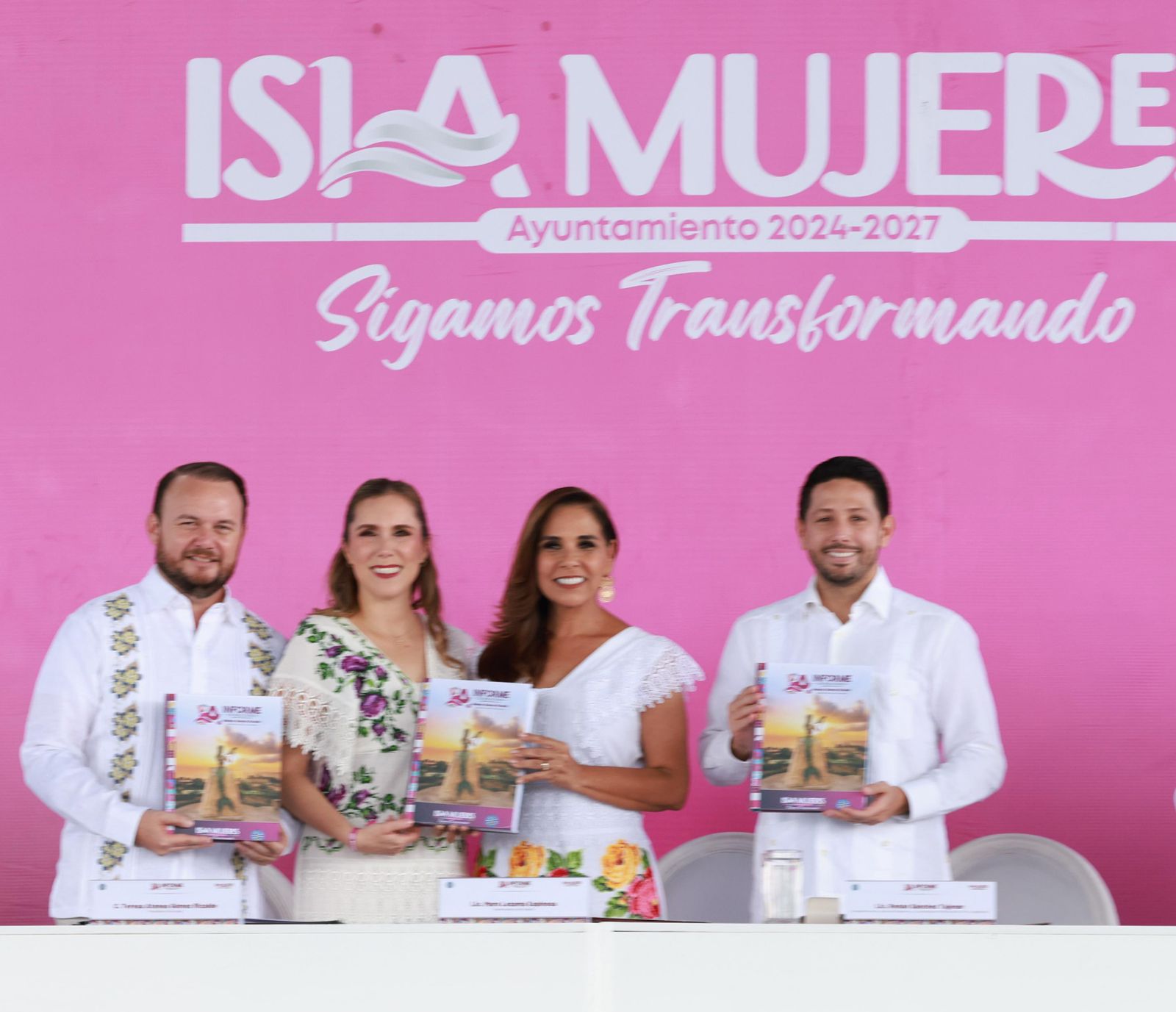 Atenea Gómez Ricalde rinde su Primer Informe